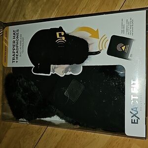 TRAPPER HAT + HEADPHONES